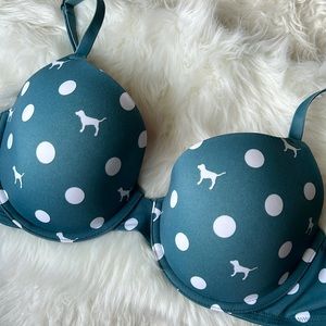 Victorias Secret PINK Wear everywhere T-shirt lightly lined Bra 34D